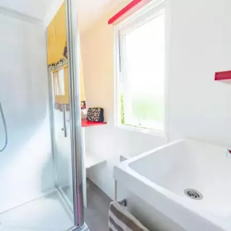 Mobilhome 3 Etoiles - Piscine - Eecbai Nyaraló *